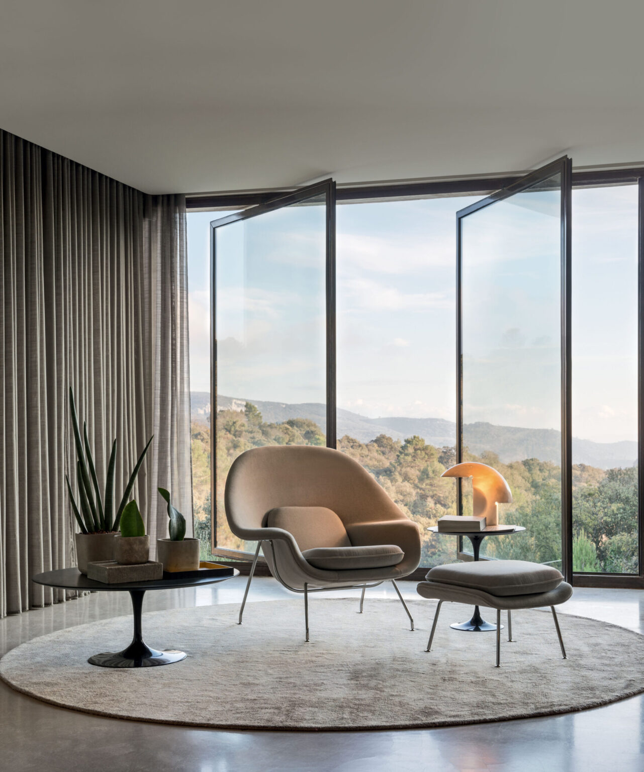KNOLL INTERNATIONAL Galeriebild