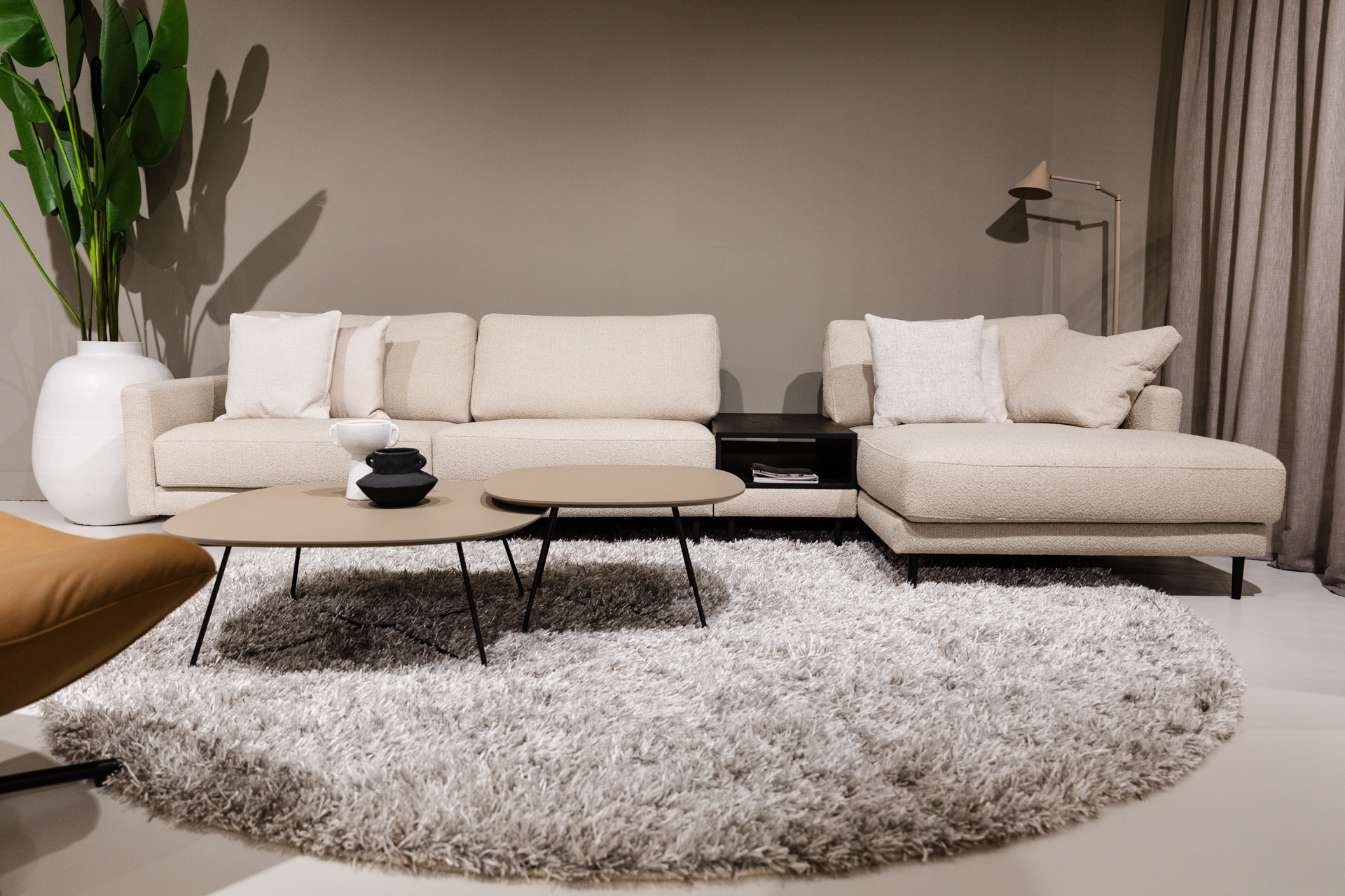 Hintergrundbild Cartel Living - Dutch Design mit Komfort – Möbel, die leben.